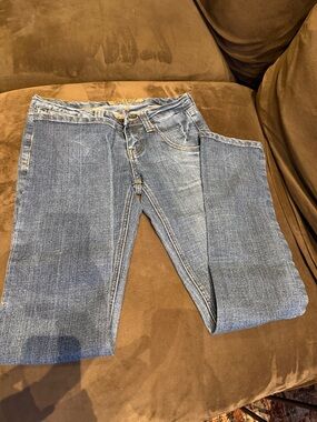 Classic Blue Women’s Jeans - Comfortable Everyday Denim